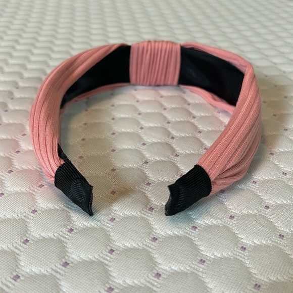 Cute headbands with a knot on top. Pink, grey, mustard, and tan. - Picture 6 of 11